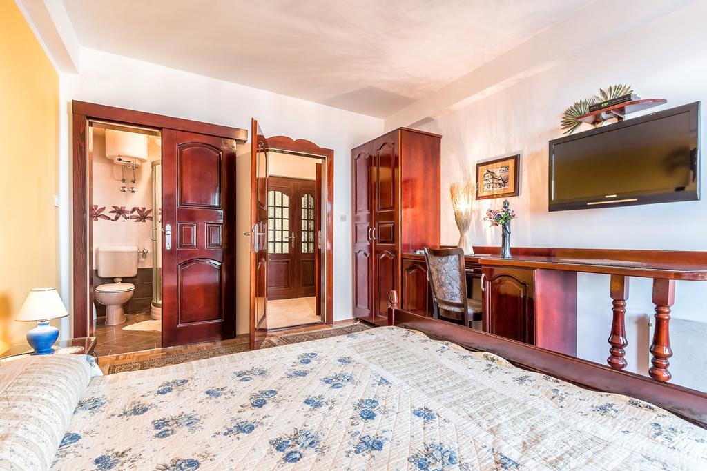 Villa Roses Apartments & Wellness Ičići Kültér fotó